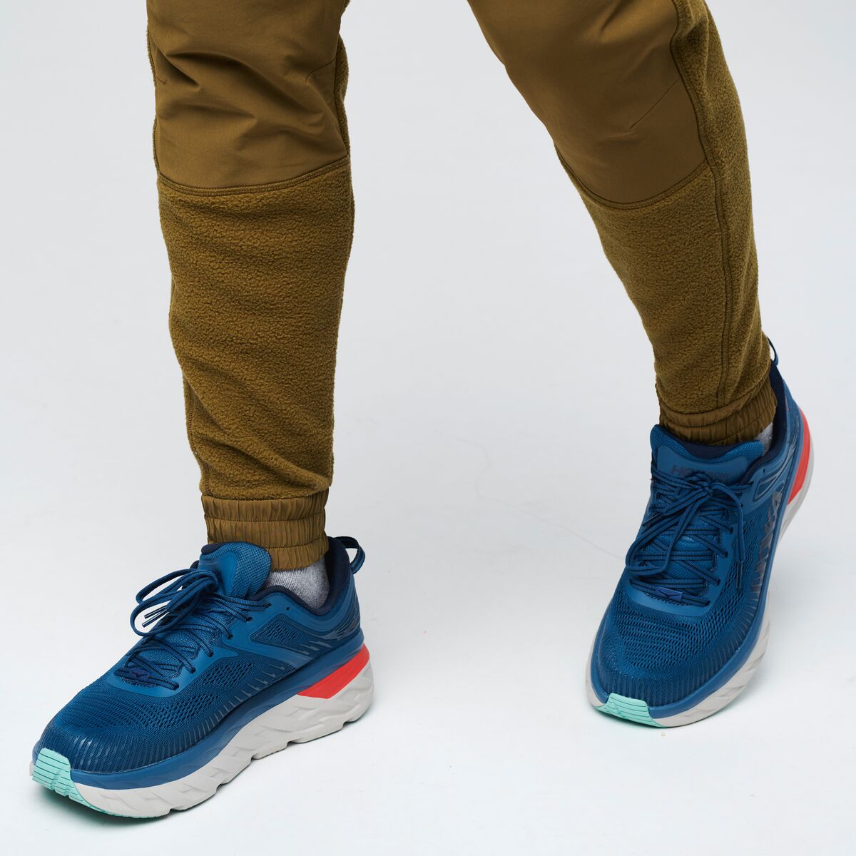 Abrazo Fleece Jogger - Men's, Oak, Model Jeremy