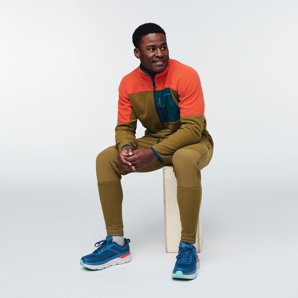 Abrazo Fleece Jogger - Men's, Oak, Model Jeremy