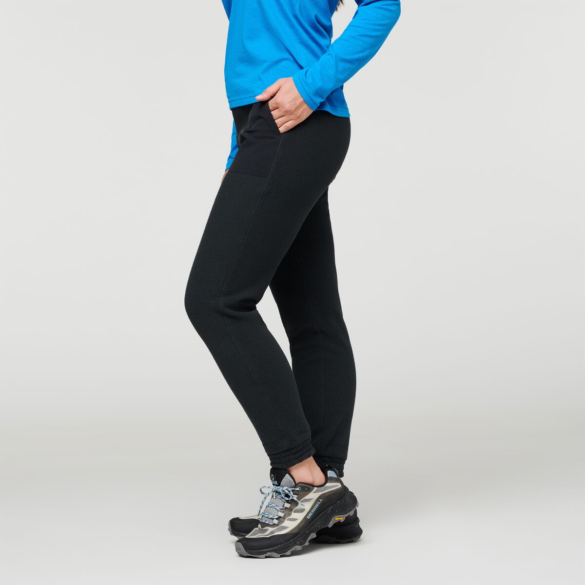 Abrazo Fleece Jogger - Women's, Black, Model Aya