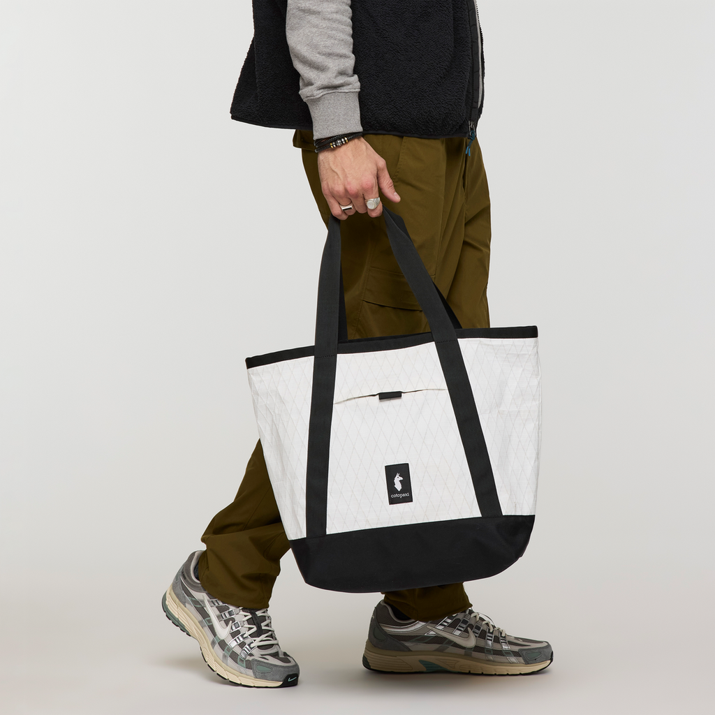 Contiguo 22L Tote, White