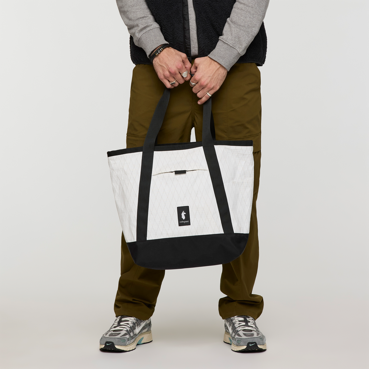 Contiguo 22L Tote, Light Grey