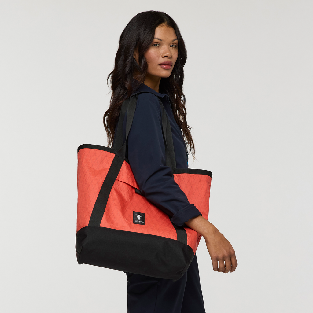 Contiguo 22L Tote, Light Red