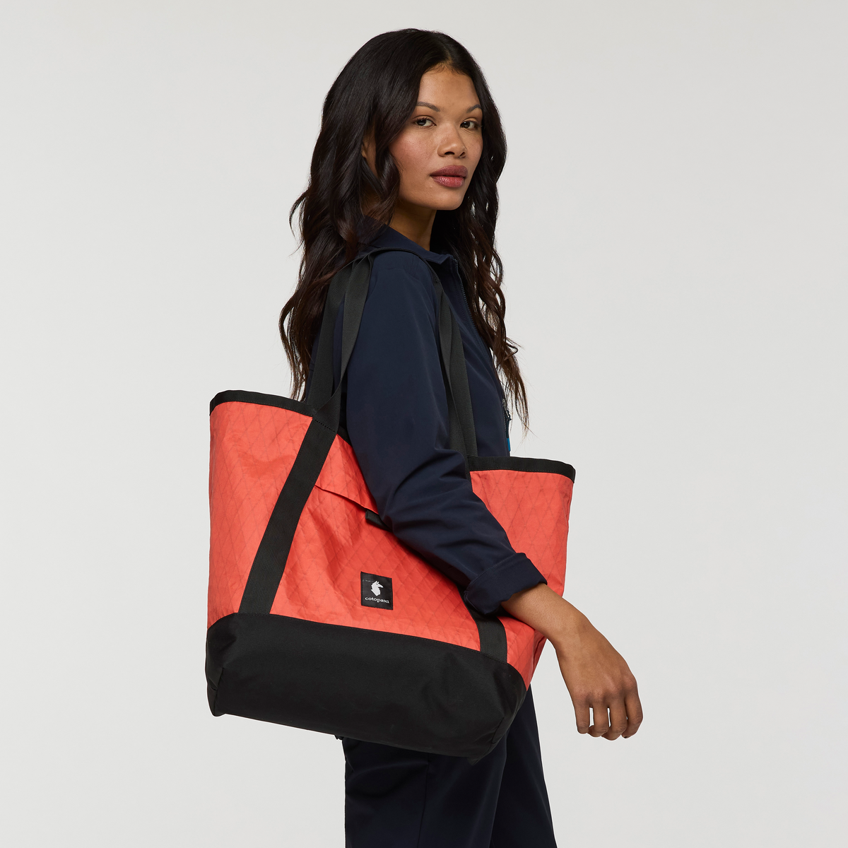 Contiguo 22L Tote, Light Red