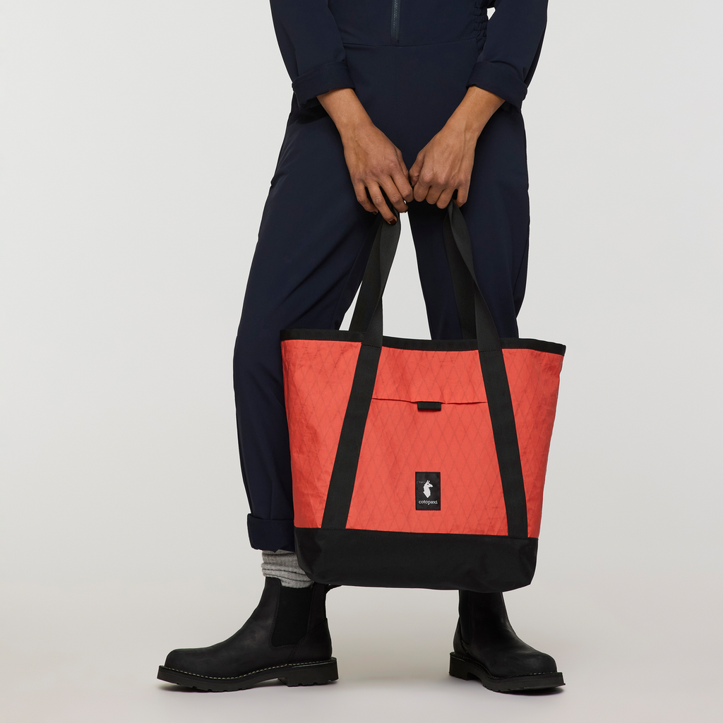 Contiguo 22L Tote, Light Red
