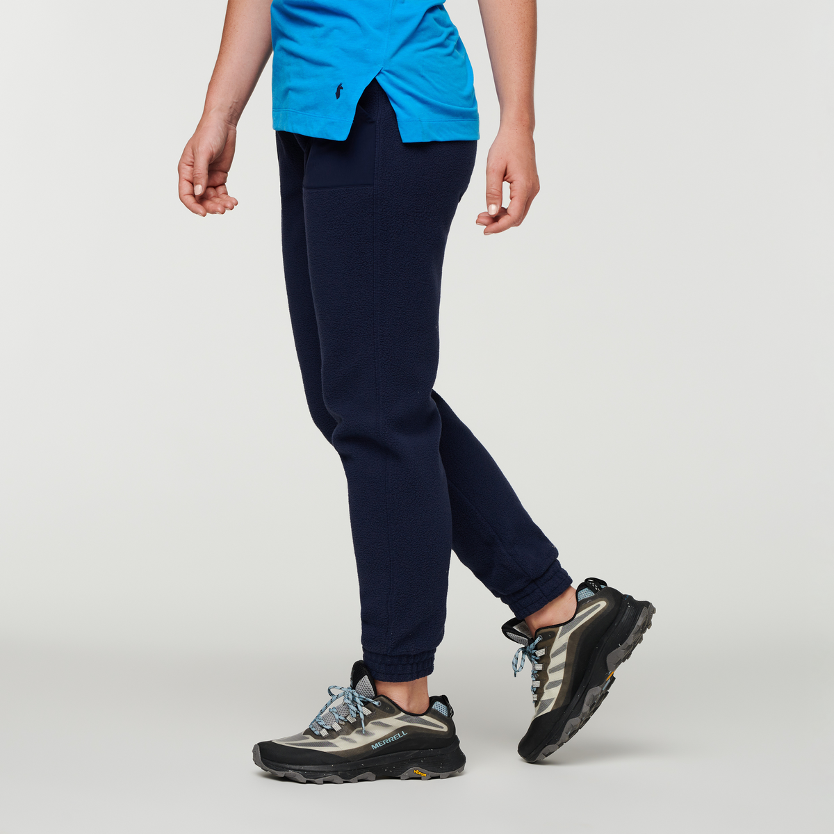 Abrazo Fleece Jogger - Women's, Maritime, Model Aya