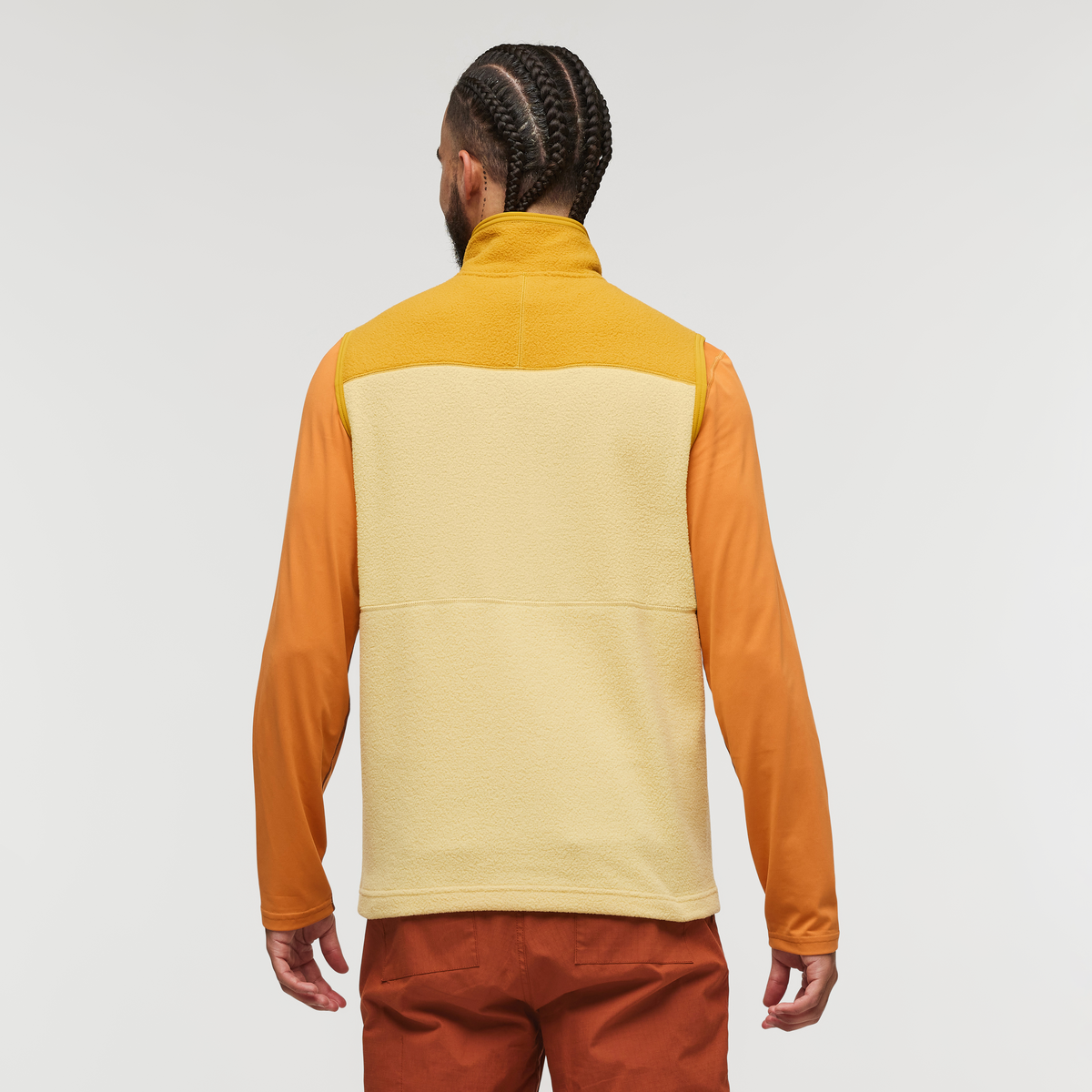 Abrazo Fleece Vest - Men's, Amber/Wheat, Model Alex