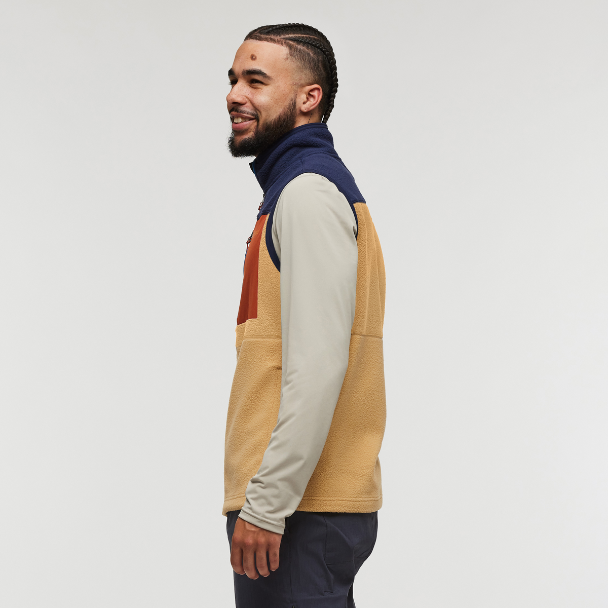 Abrazo Fleece Vest - Men's, Maritime/Birch, Model Alex