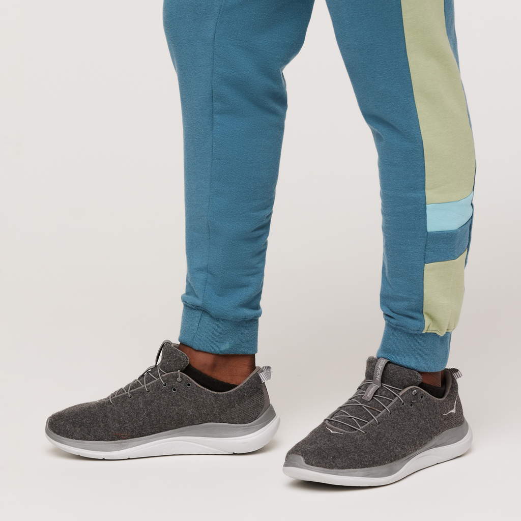 Bandera Organic Jogger - Men's, Blue Spruce, Model Jeremy