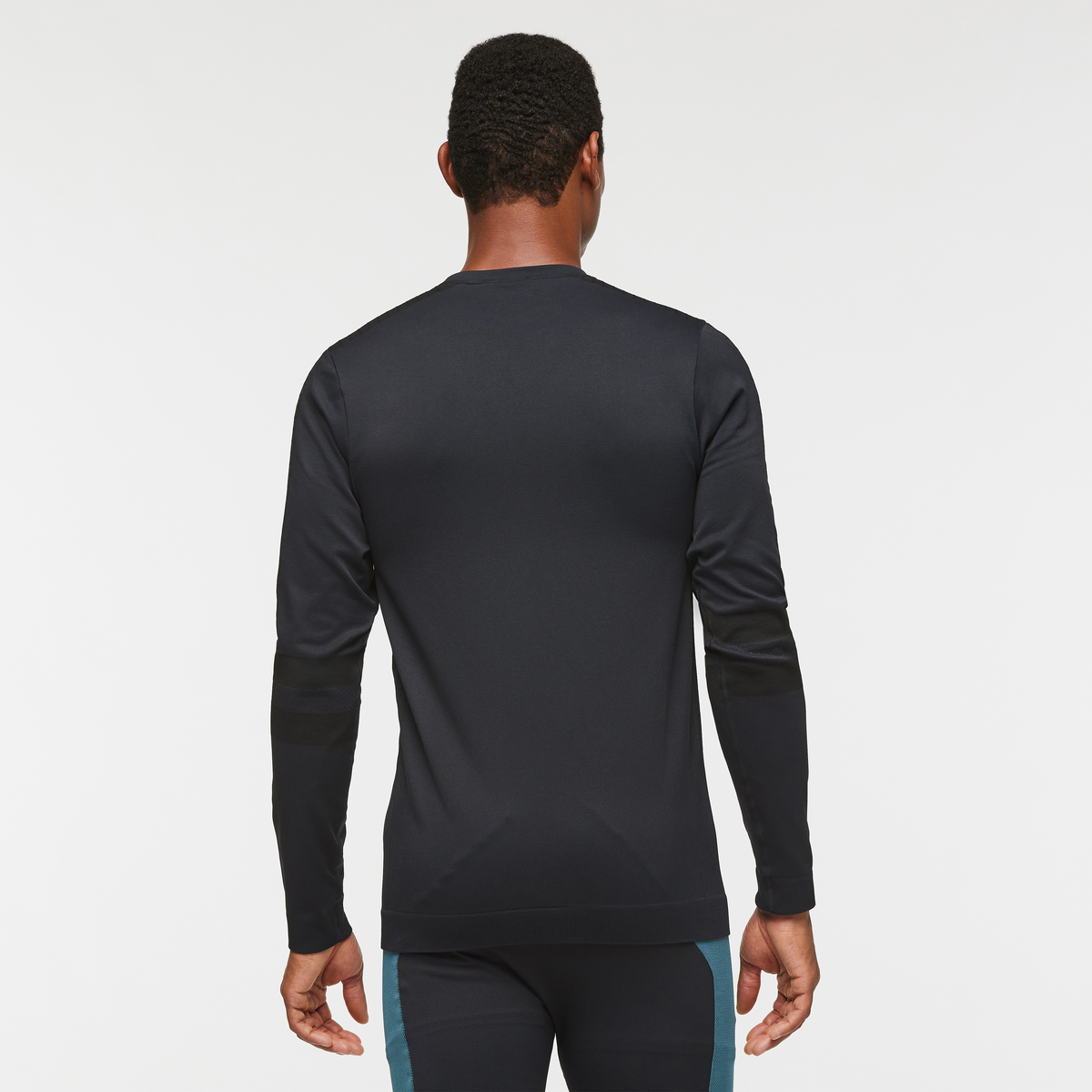Debajo Seamless Baselayer Crew - Men's, Cotopaxi Black, Model Jason