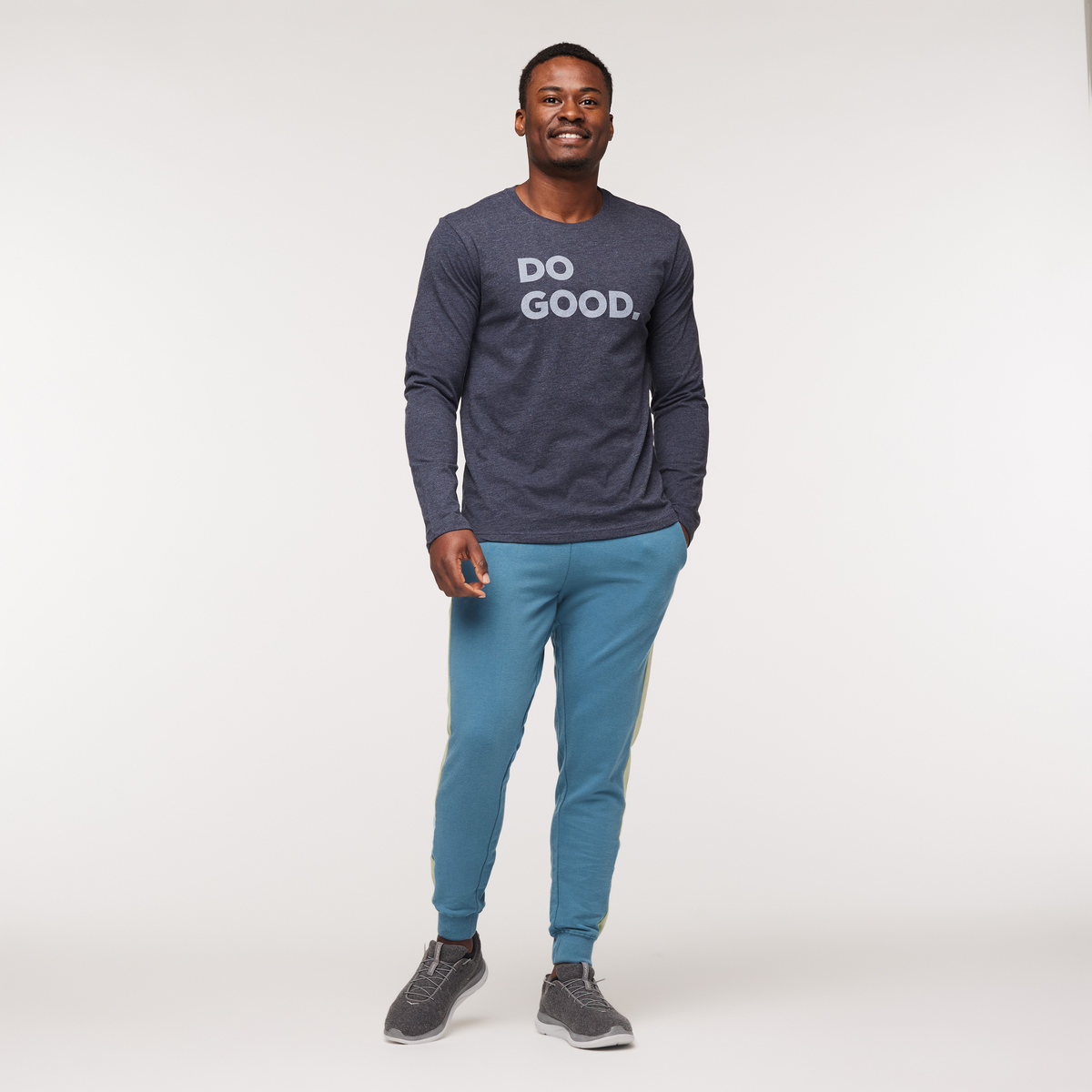 Do Good Organic Long-Sleeve T-Shirt, Graphite, Model Jeremy