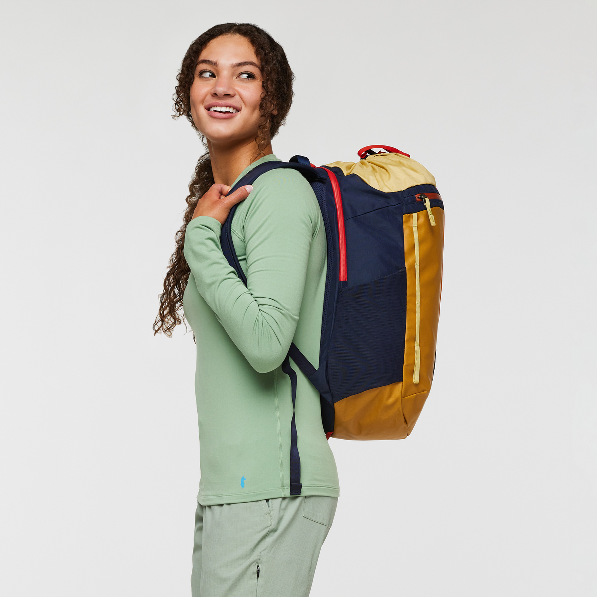 Moda 20L Backpack - Cada Día, Amber, model