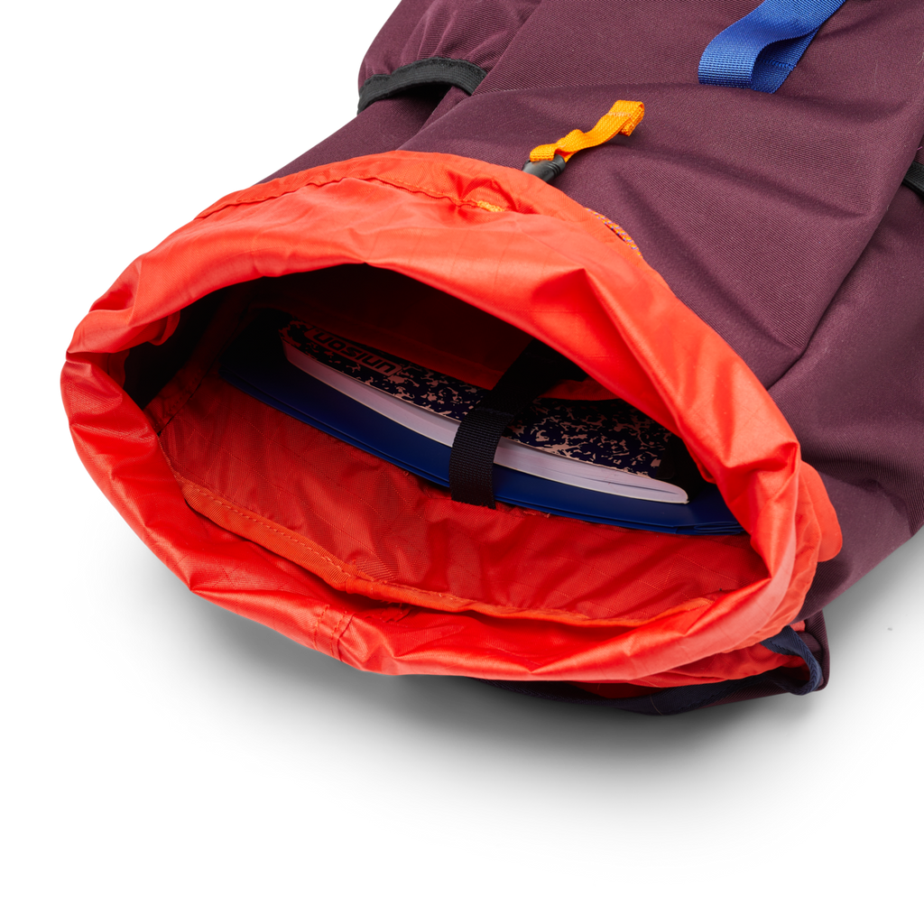 Tapa 22L Backpack - Cada Día, Wine
