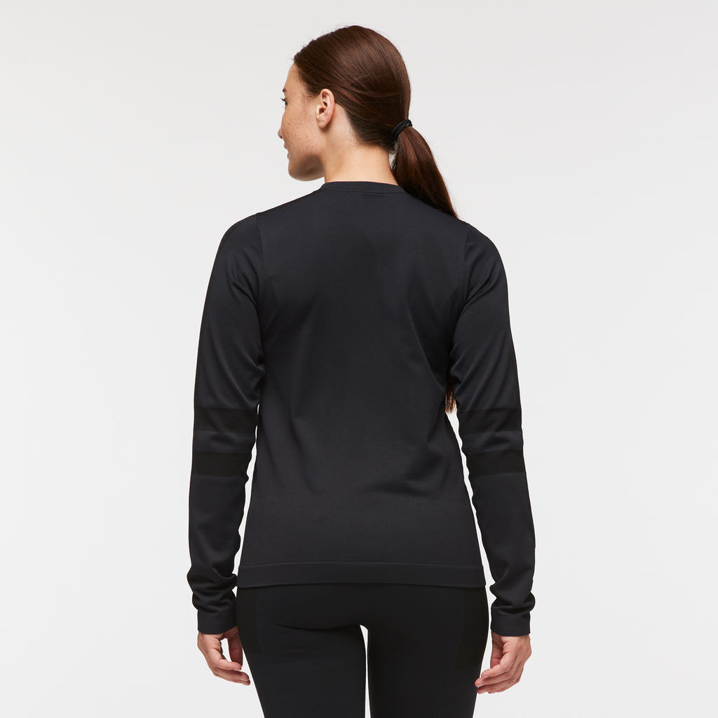 Debajo Seamless Baselayer Crew - Women's, Cotopaxi Black, Model Aya