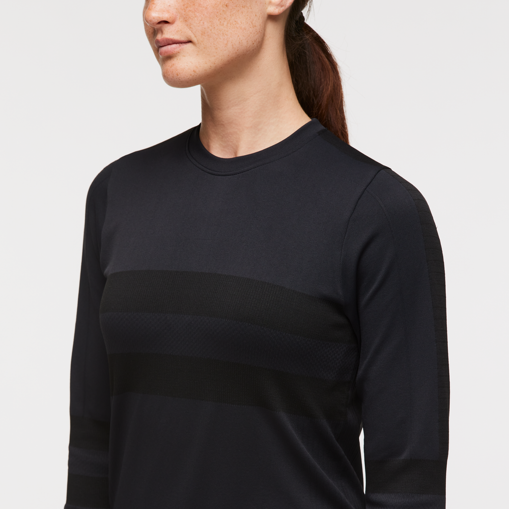 Debajo Seamless Baselayer Crew - Women's, Cotopaxi Black, Model Aya