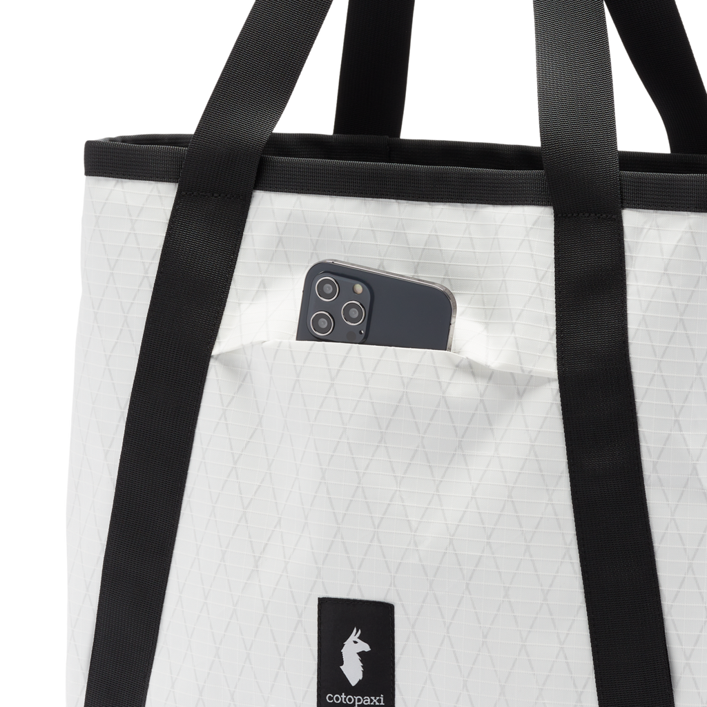 Contiguo 22L Tote, White