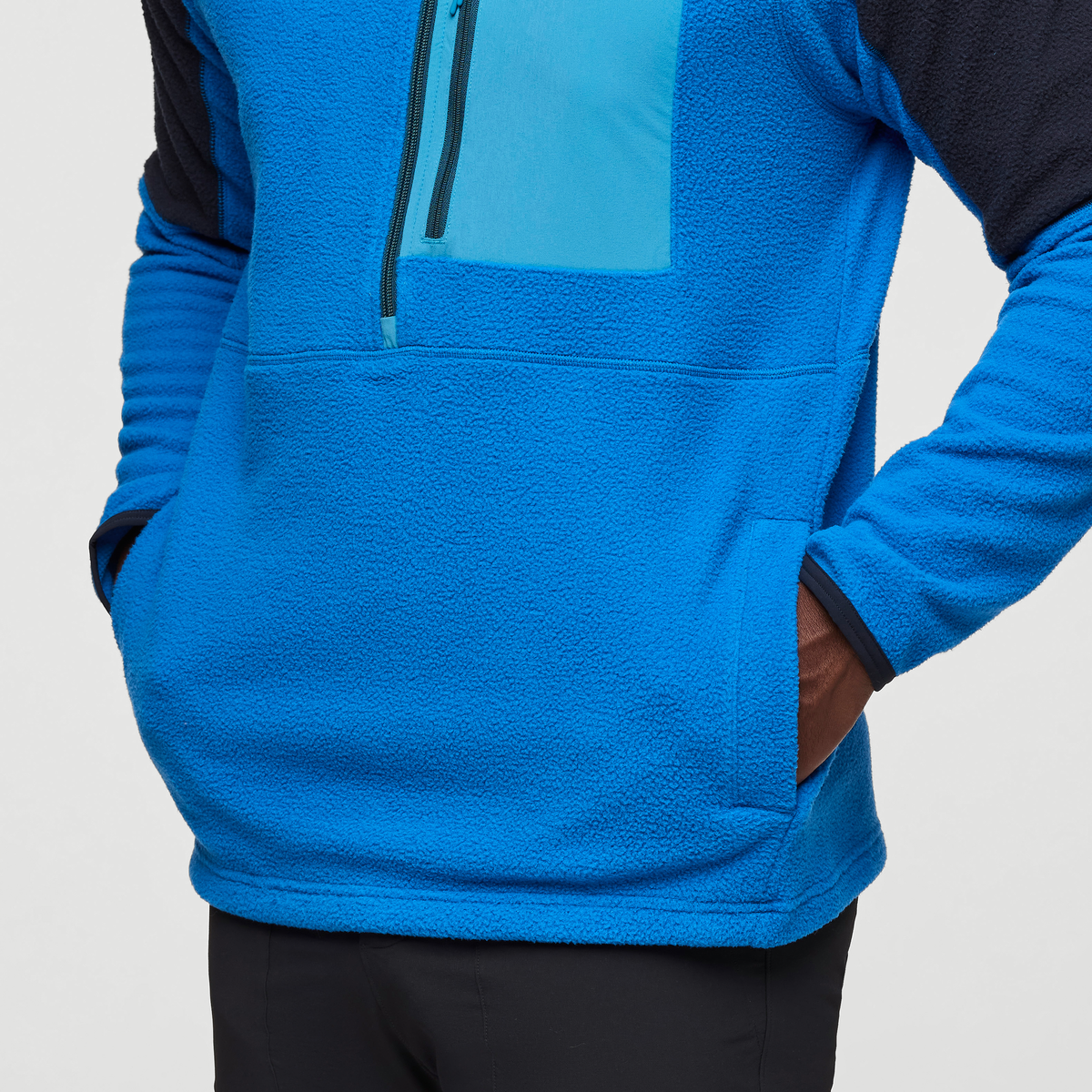Abrazo Half-Zip Fleece Jacket - Men's, Carbon/Atlantic, Model Kirk