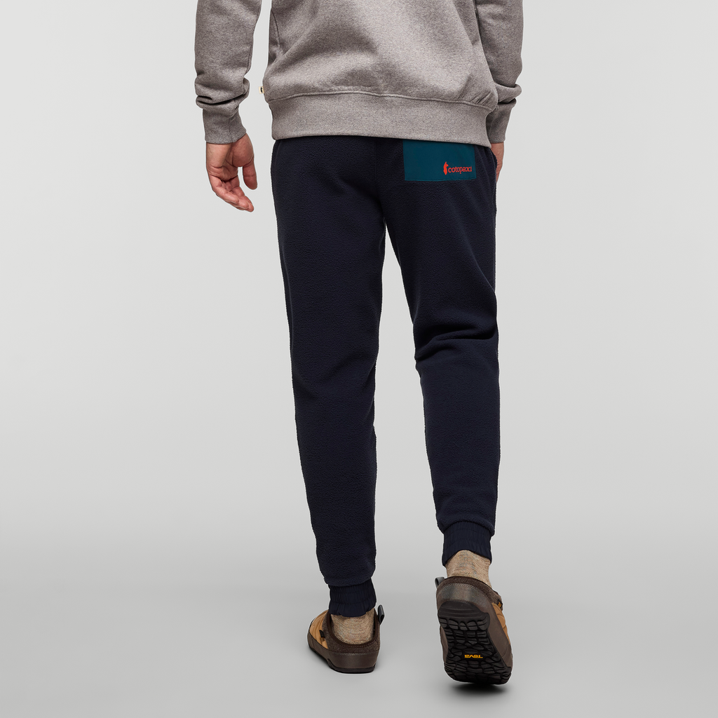 Abrazo Fleece Jogger - Men's, Carbon, Model Kellan