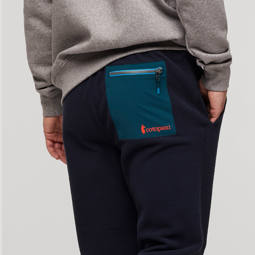 Abrazo Fleece Jogger - Men's, Carbon, Model Kellan