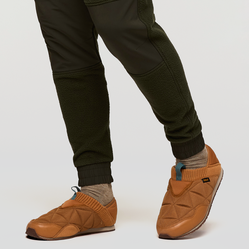Abrazo Fleece Jogger - Men's, Woods, Model Kellan