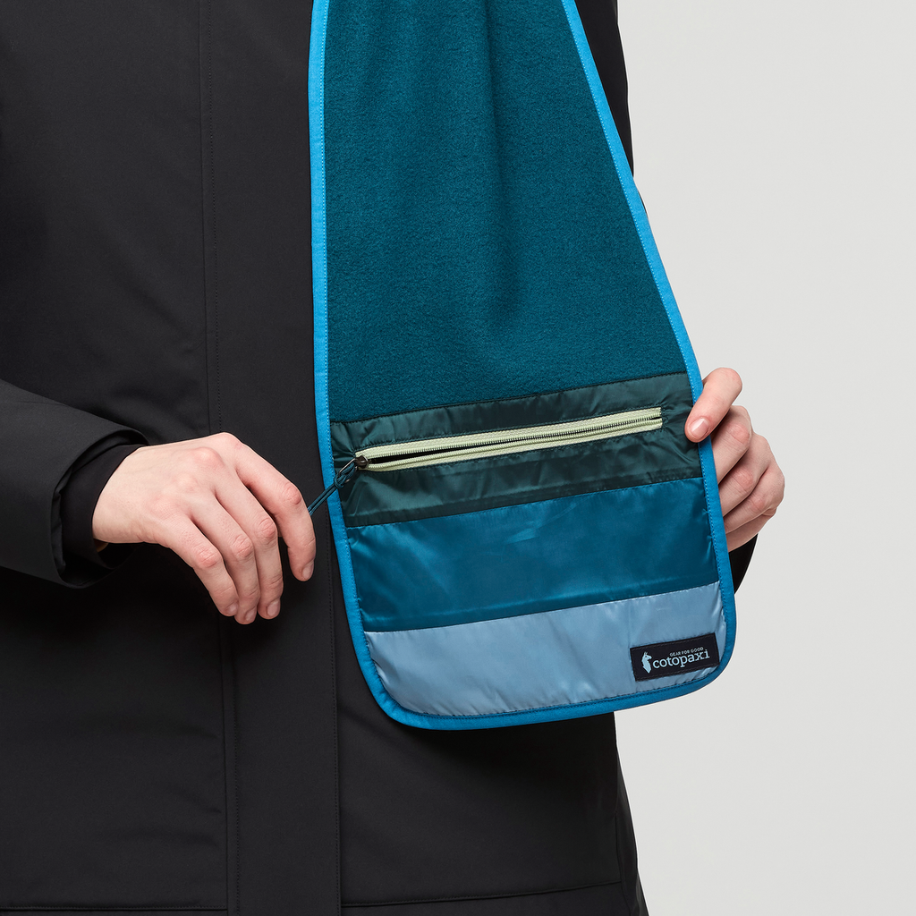 Teca Fleece Scarf, Detail