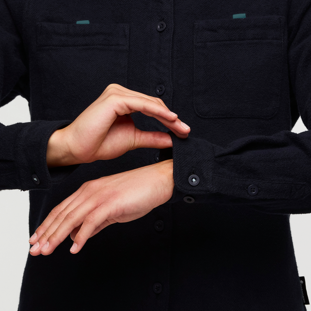 Mero Organic Flannel Shirt - Women's, Carbon, Model London