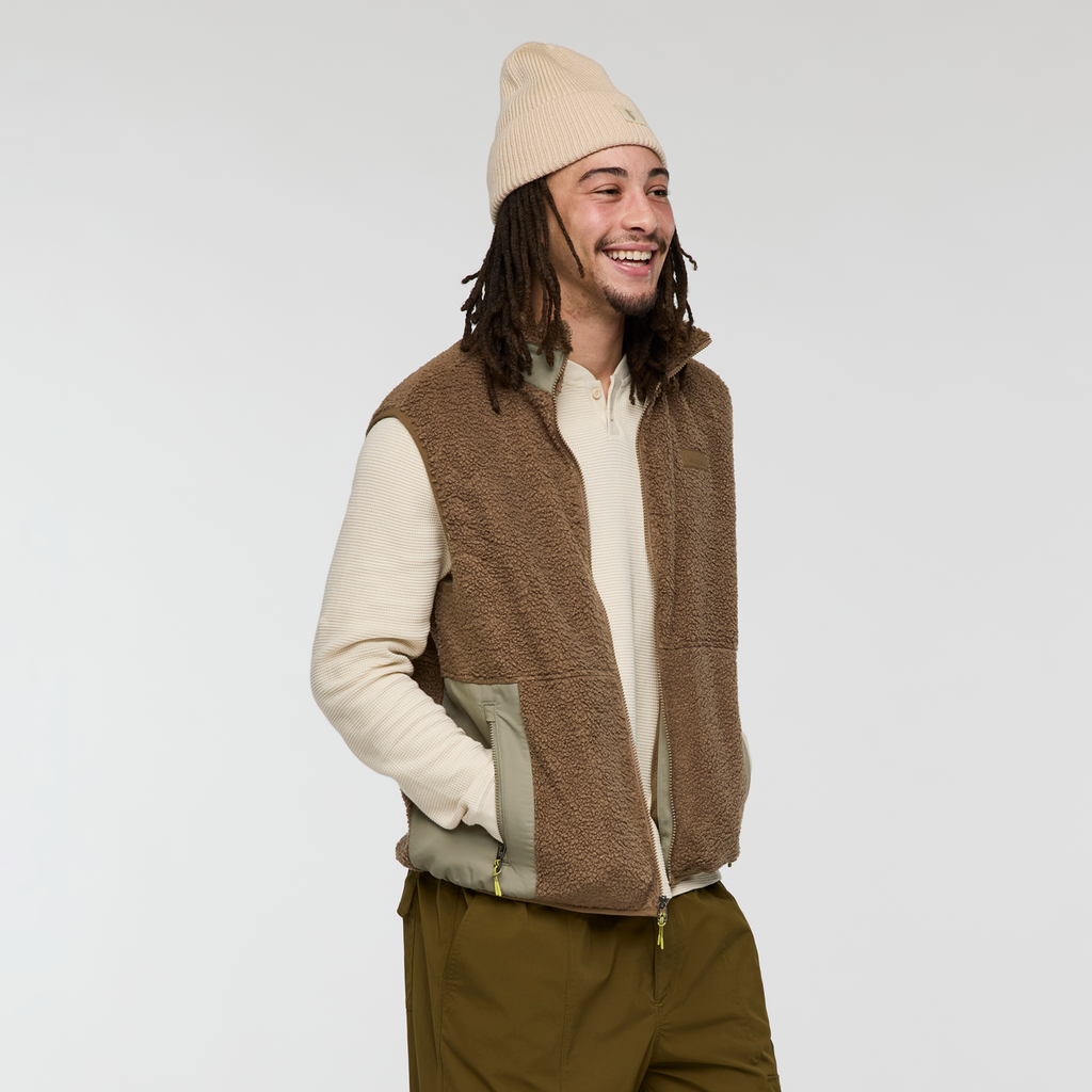 Bacano Fleece Vest - Men's, Dune, Model Kai