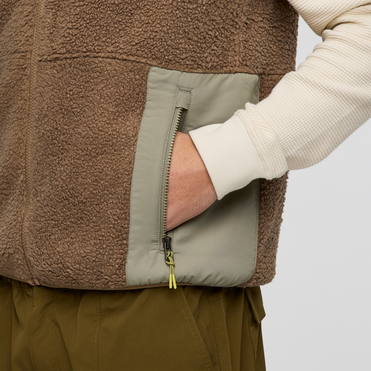 Bacano Fleece Vest - Men's, Dune, Model Kai