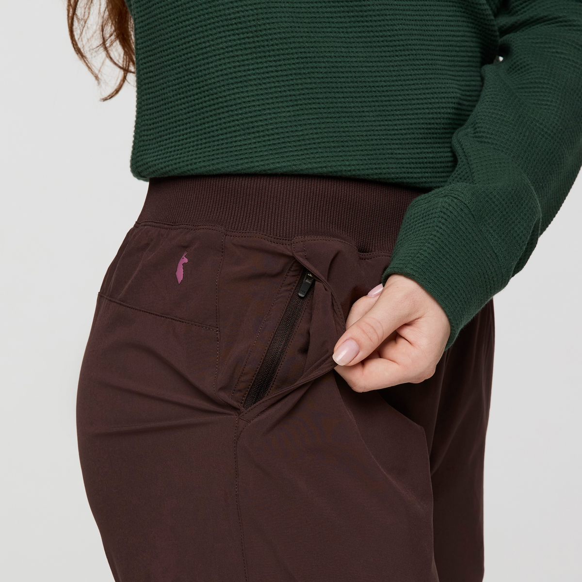 Cambio Jogger - Women's, Coffee, Model Caitlyn
