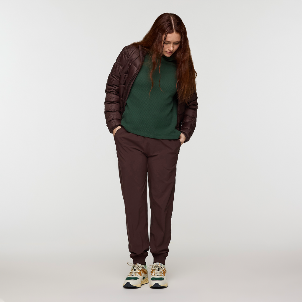 Cambio Jogger - Women's, Coffee, Model Caitlyn