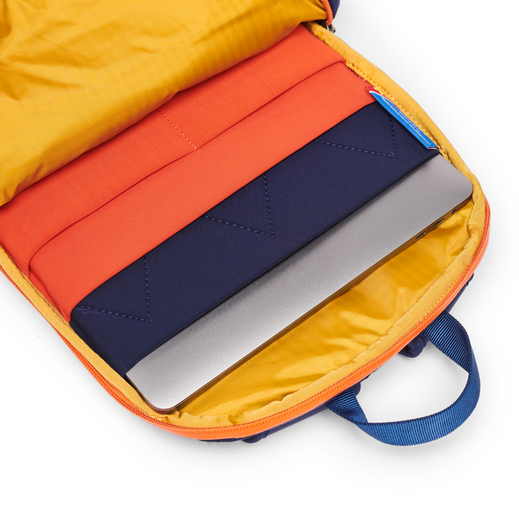 Moda 20L Backpack - Cada Día, Raspberry