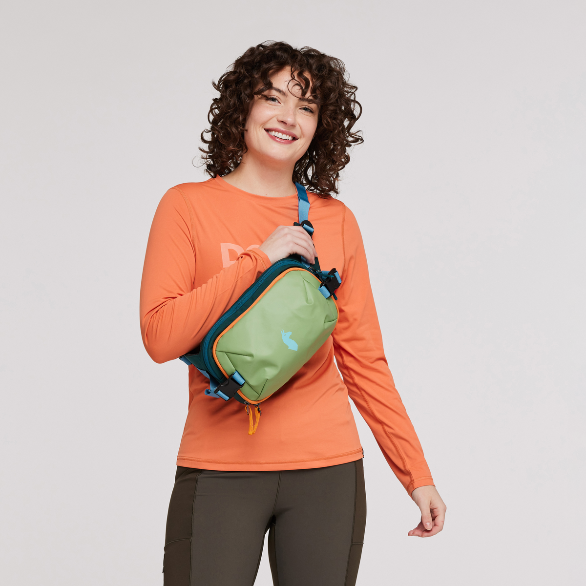 Allpa X 4L Hip Pack, Kelp, Model Courtney