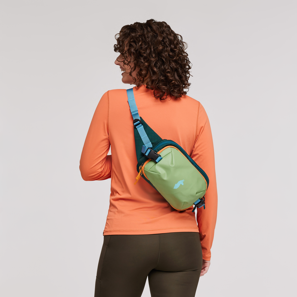 Allpa X 4L Hip Pack, Kelp, Model Courtney