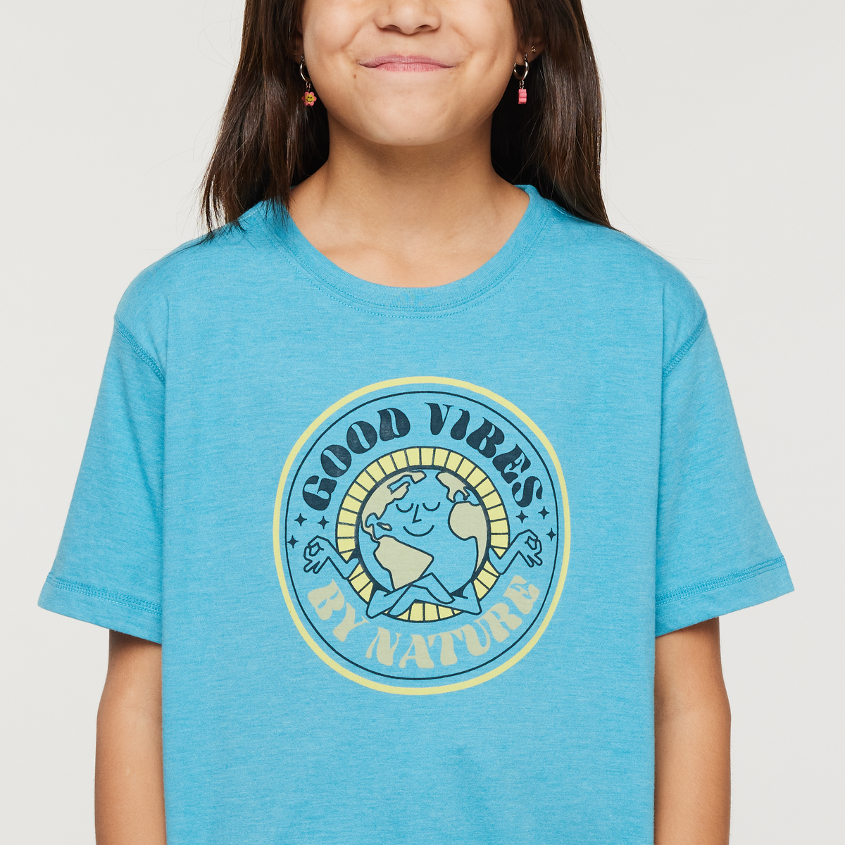 Good Vibes Organic T-Shirt - Kids', Poolside, Model Scarlett