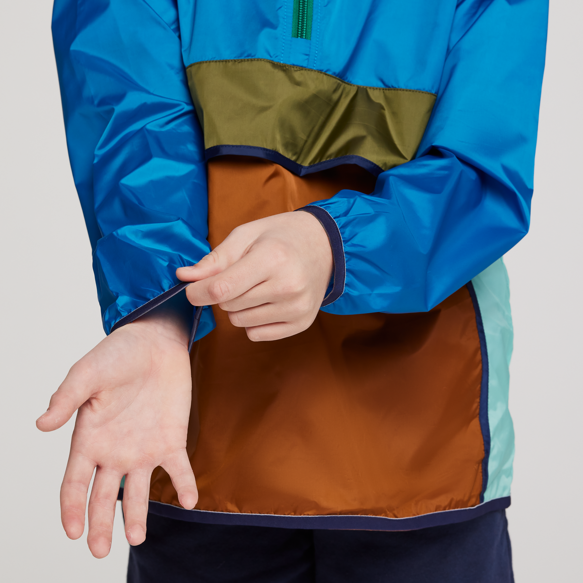 Teca Half-Zip Windbreaker - Kids', Drizzle, Model Dax