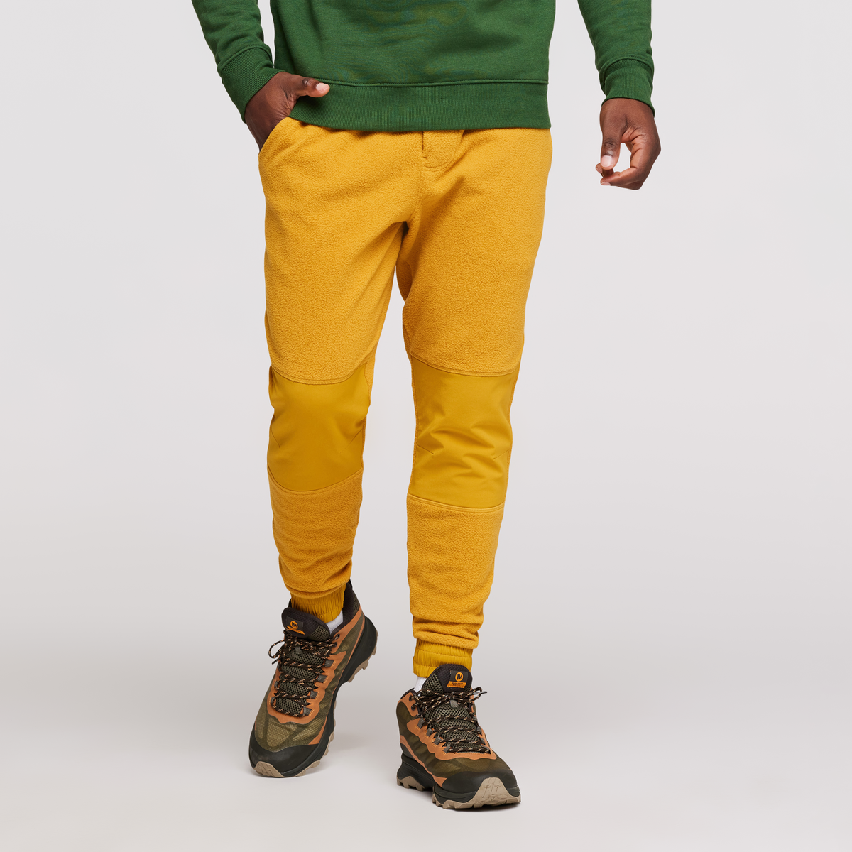 Abrazo Fleece Jogger - Men's, Amber, Model Jeremy