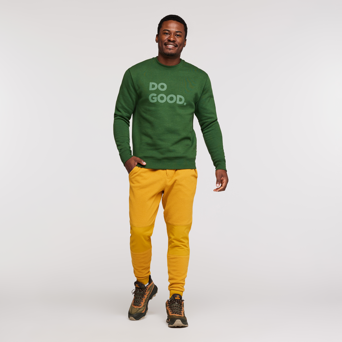 Abrazo Fleece Jogger - Men's, Amber, Model Jeremy