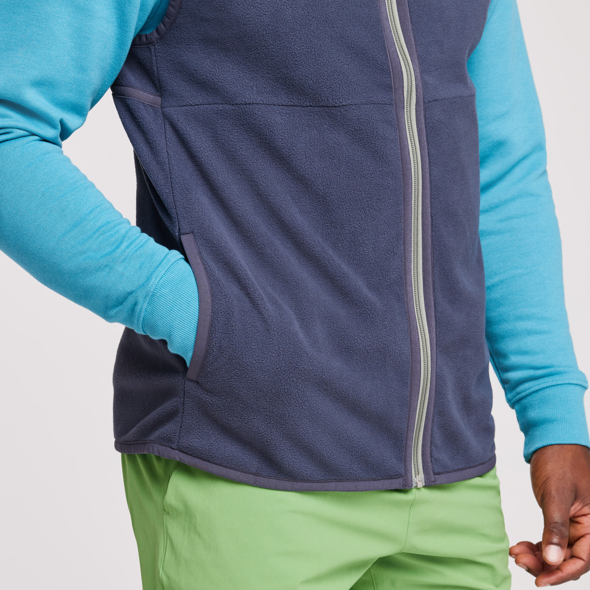 Amado Fleece Vest - Men's, Graphite, Model Jeremy