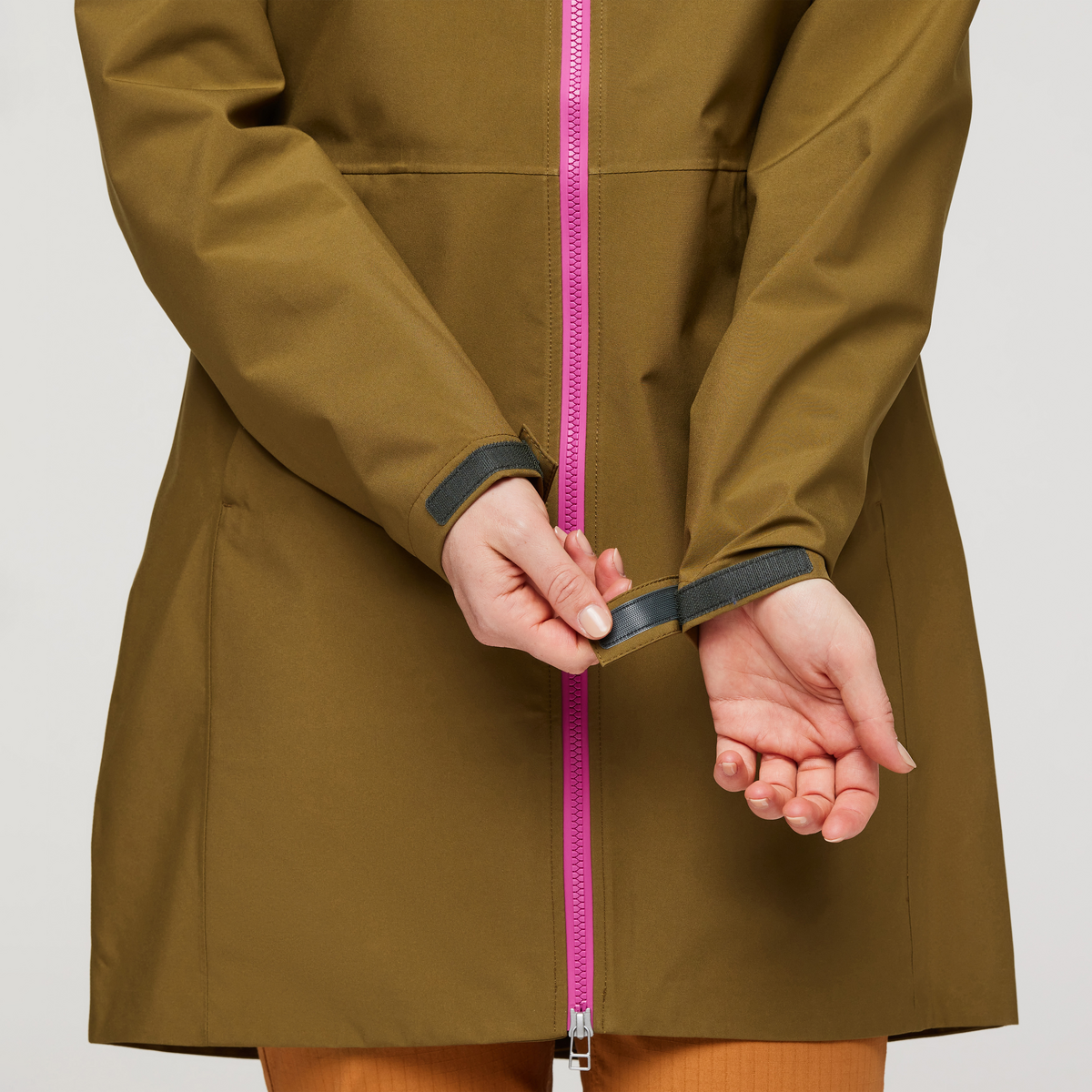 Cielo Rain Trench - Women's, Oak, Model Aya