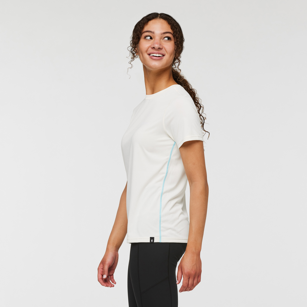 Fino Tech Tee - Women's, Bone, Model London