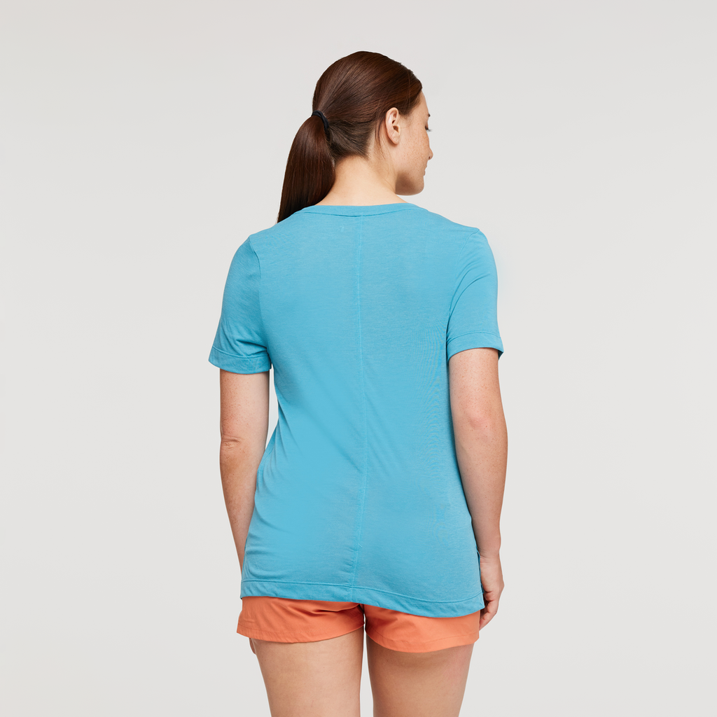 Paseo Travel T-Shirt - Women's, Poolside, Model Aya