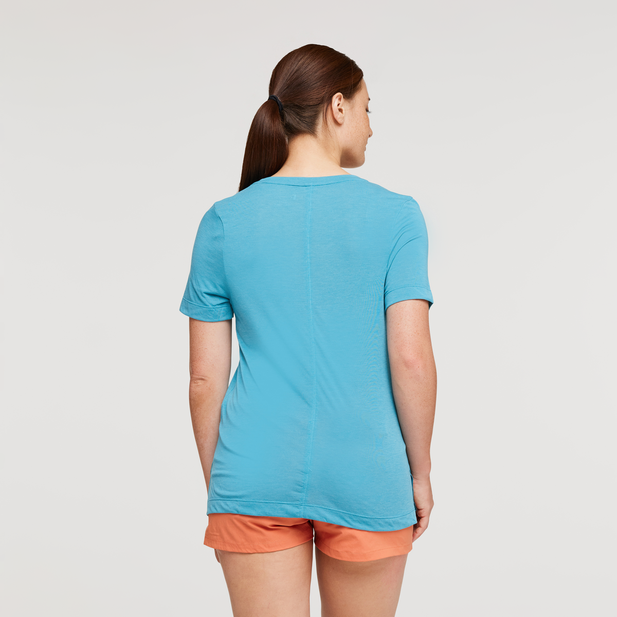 Paseo Travel T-Shirt - Women's, Poolside, Model Aya