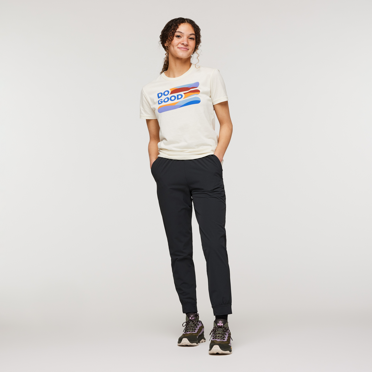 Veza Adventure Jogger - Women's, Black, Model London