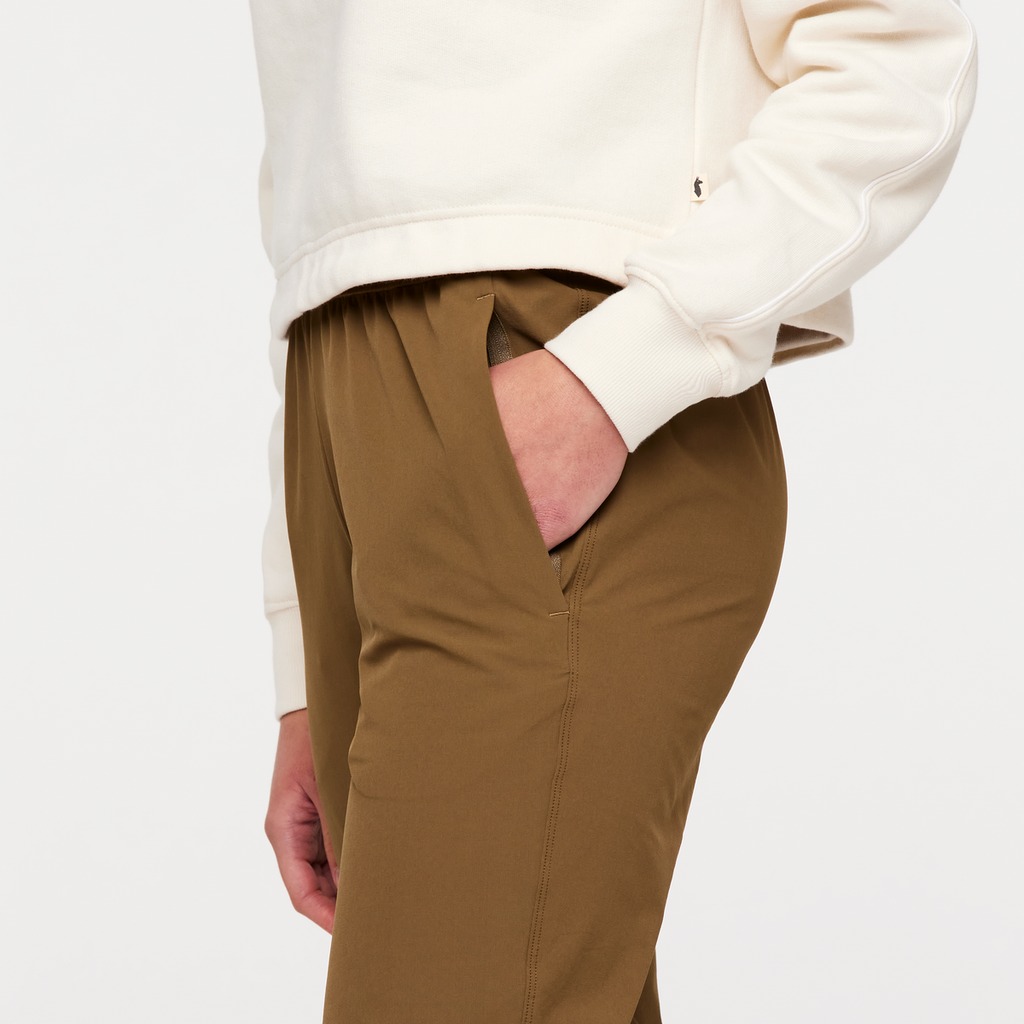 Veza Adventure Jogger - Women's, Oak, Model London