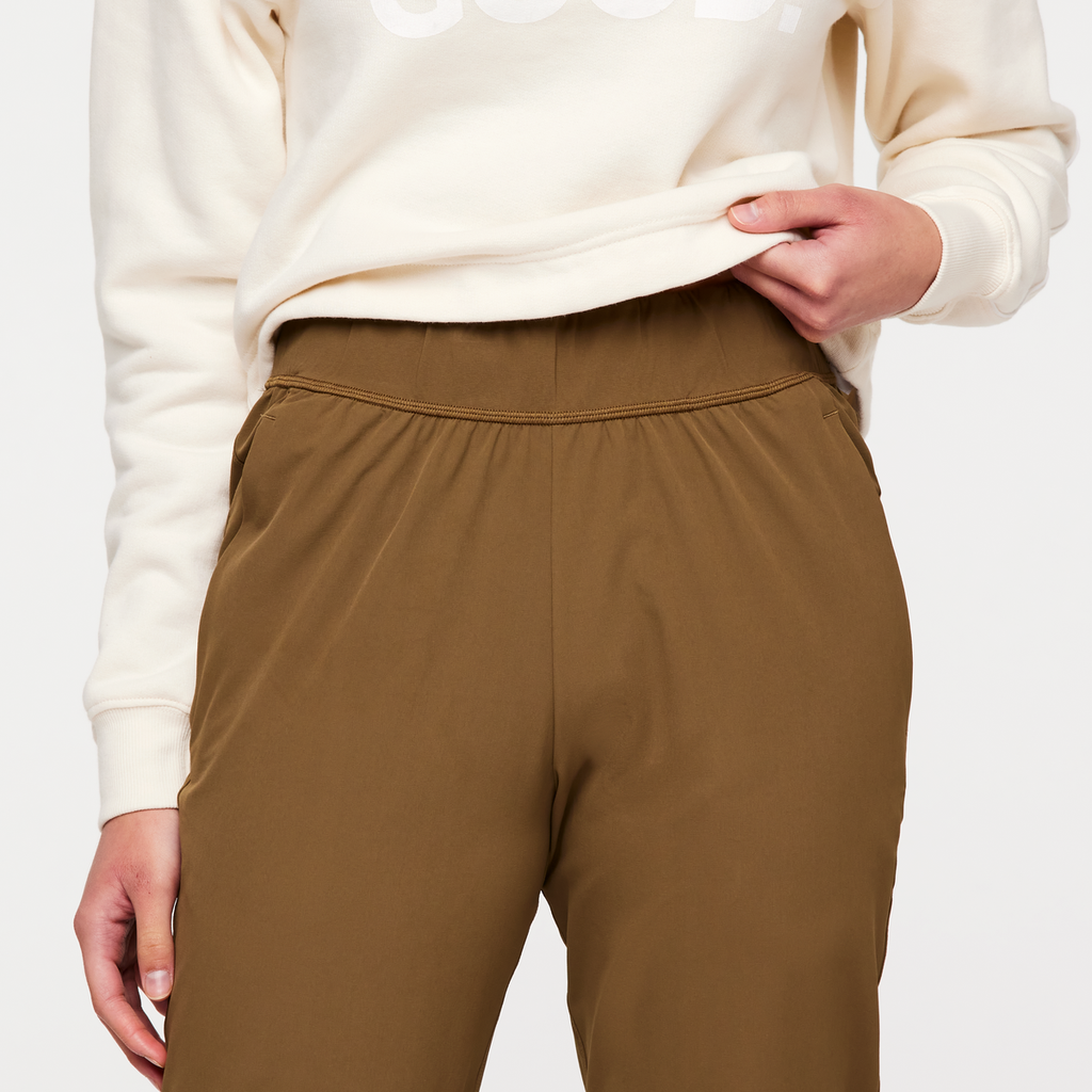 Veza Adventure Jogger - Women's, Oak, Model London