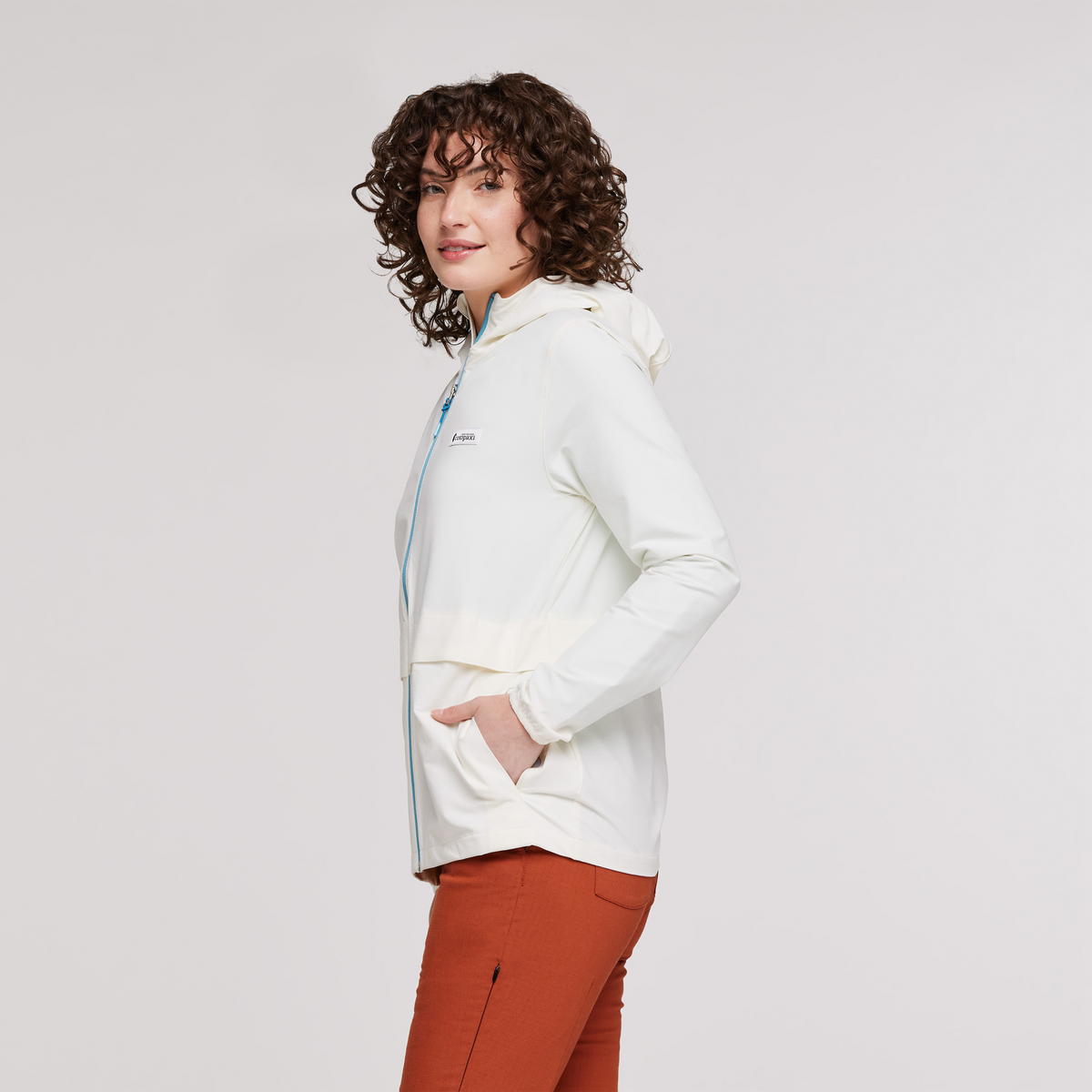 Viento Travel Jacket - Women's, Bone, Model Courtney