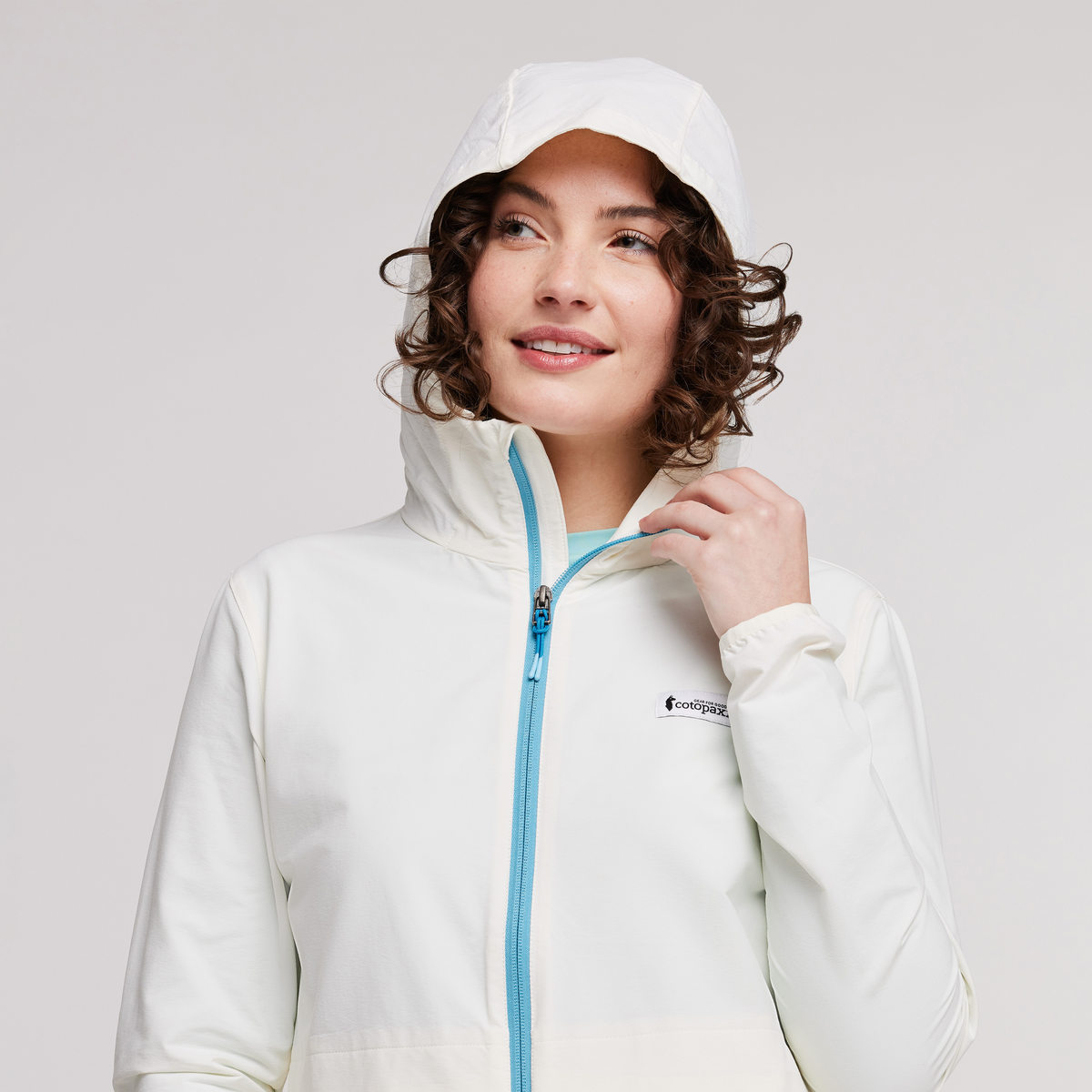 Viento Travel Jacket - Women's, Bone, Model Courtney