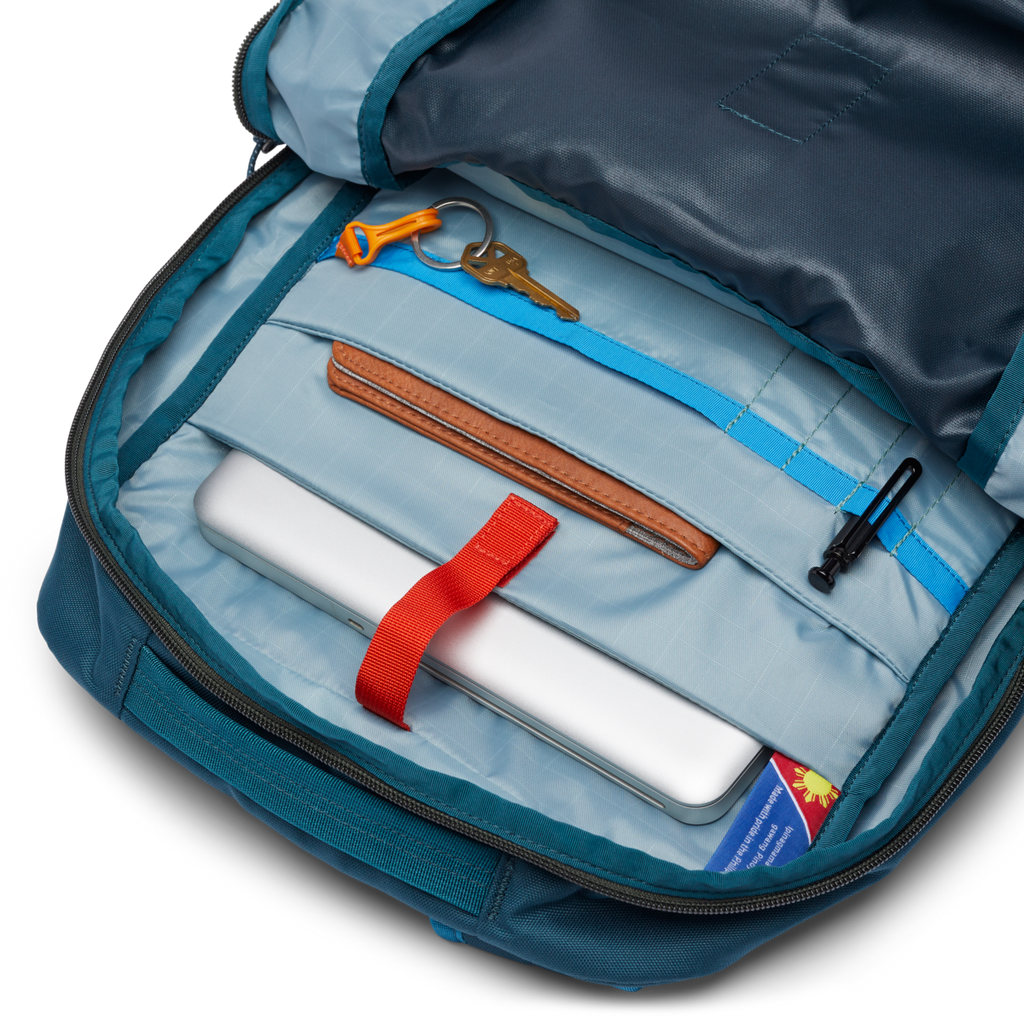 Chiquillo 26L Daypack - Cada Día, Abyss, Detail