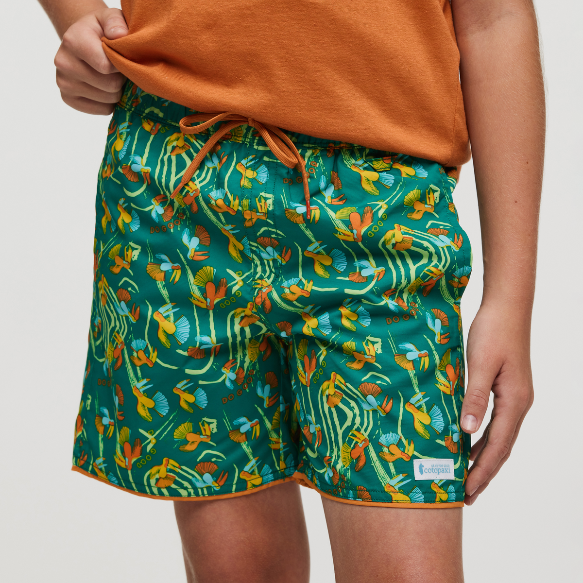 Cocodrilo Short - Boys' Print, Tucan Verde, Model Dax