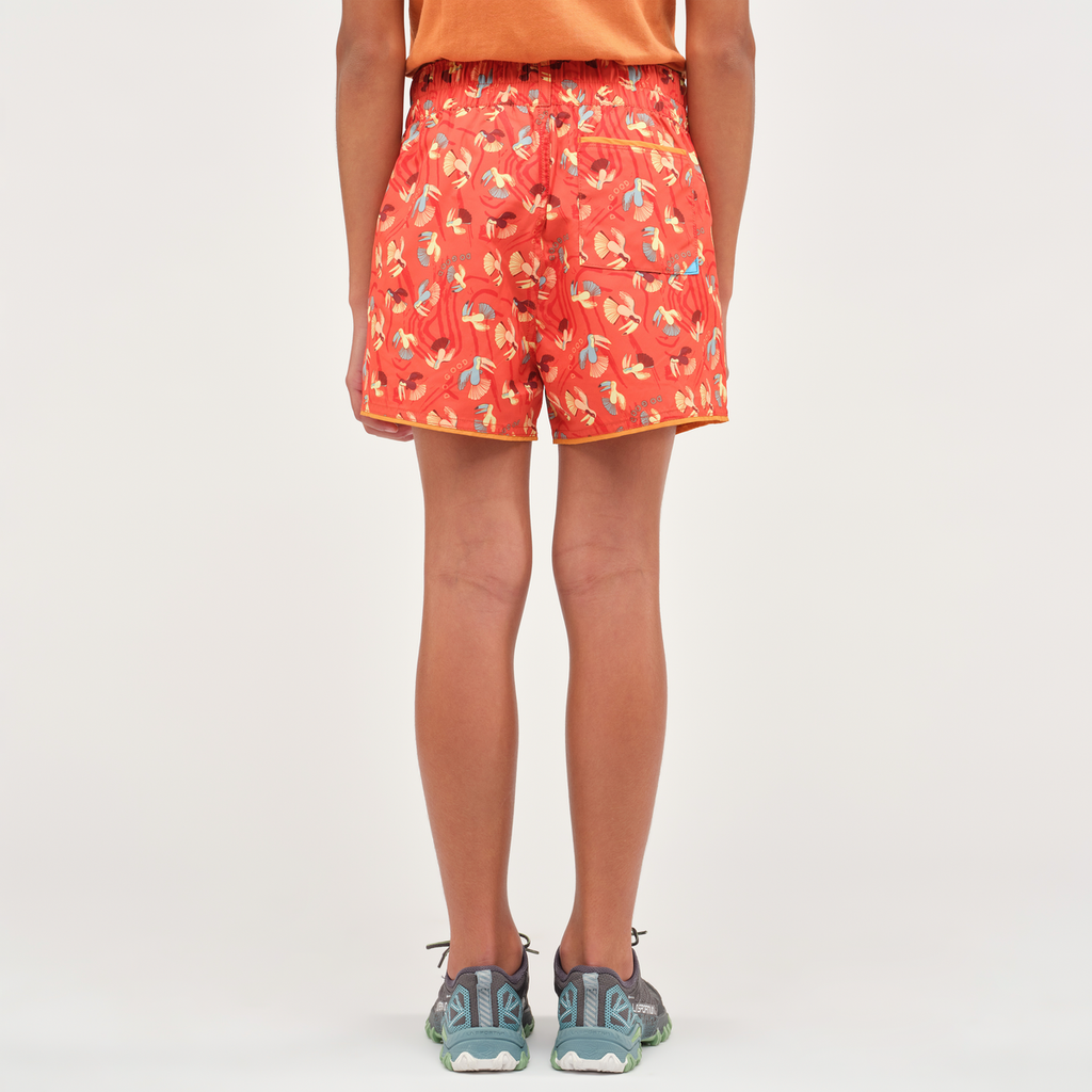 Cocodrilo Short - Girls' Print, Tucan Red, Model Scarlett