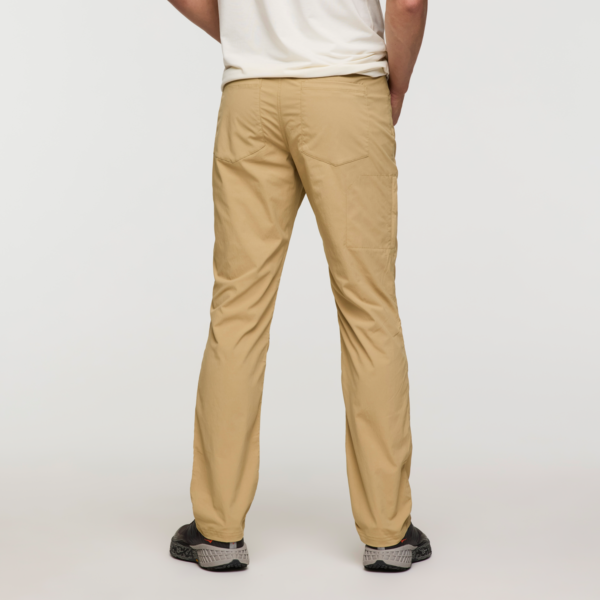 Coraje Tech Pant, Khaki, Model Jackson